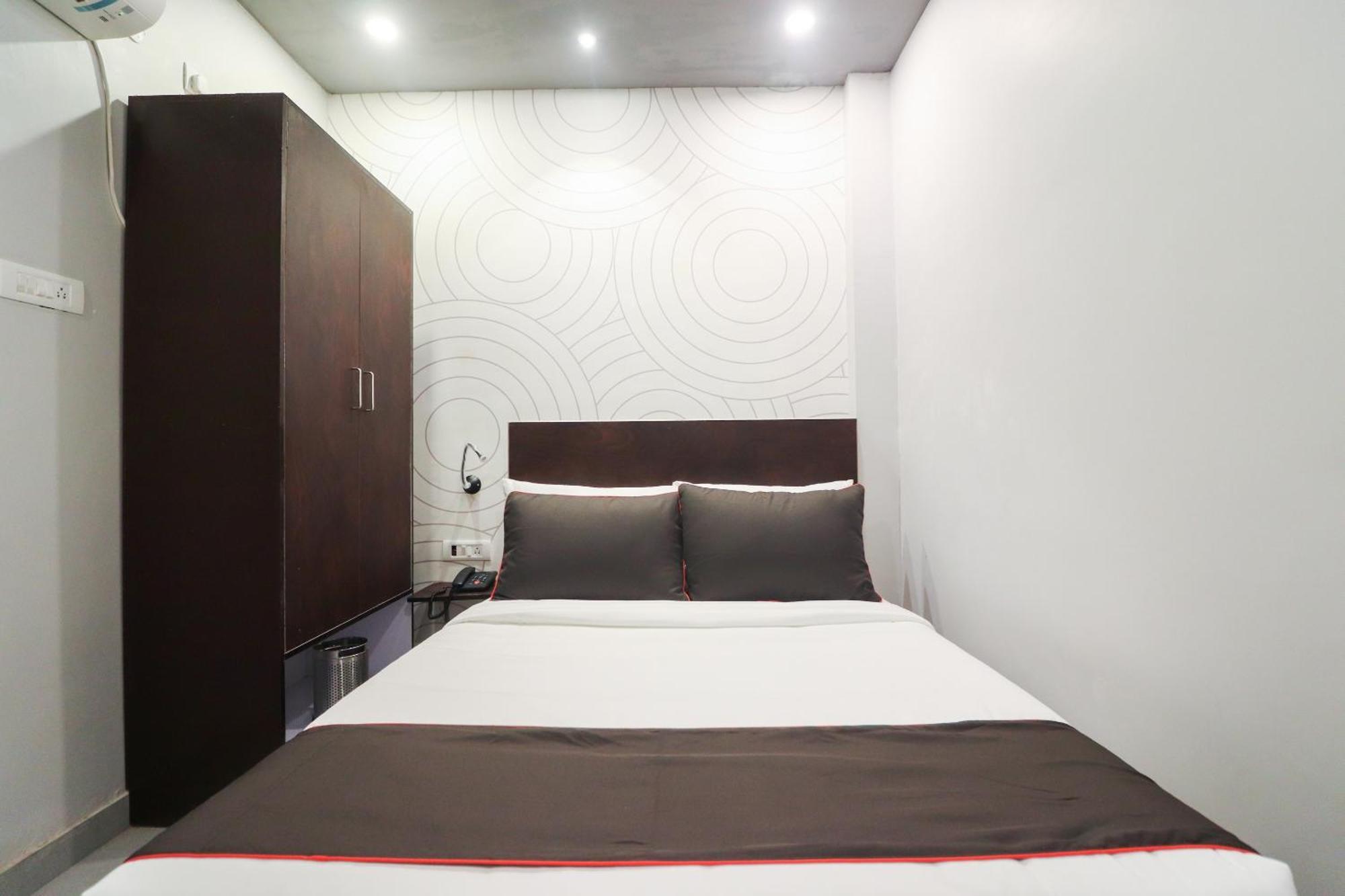 Super Collection O Sonica Gold Civil Lines Hotell Allāhābād Junction Exteriör bild